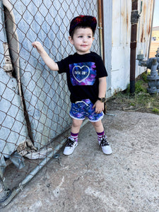 Out of this world Mamas Boy heart tee